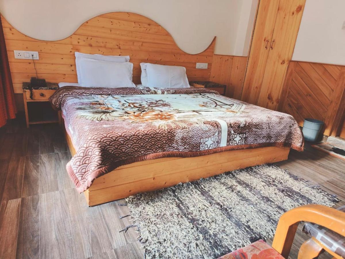 Hotel Hadimba Regency ! Free 4 Wheeler Parking ! Mountain View Rooms ! Near Mall Road Manali מראה חיצוני תמונה