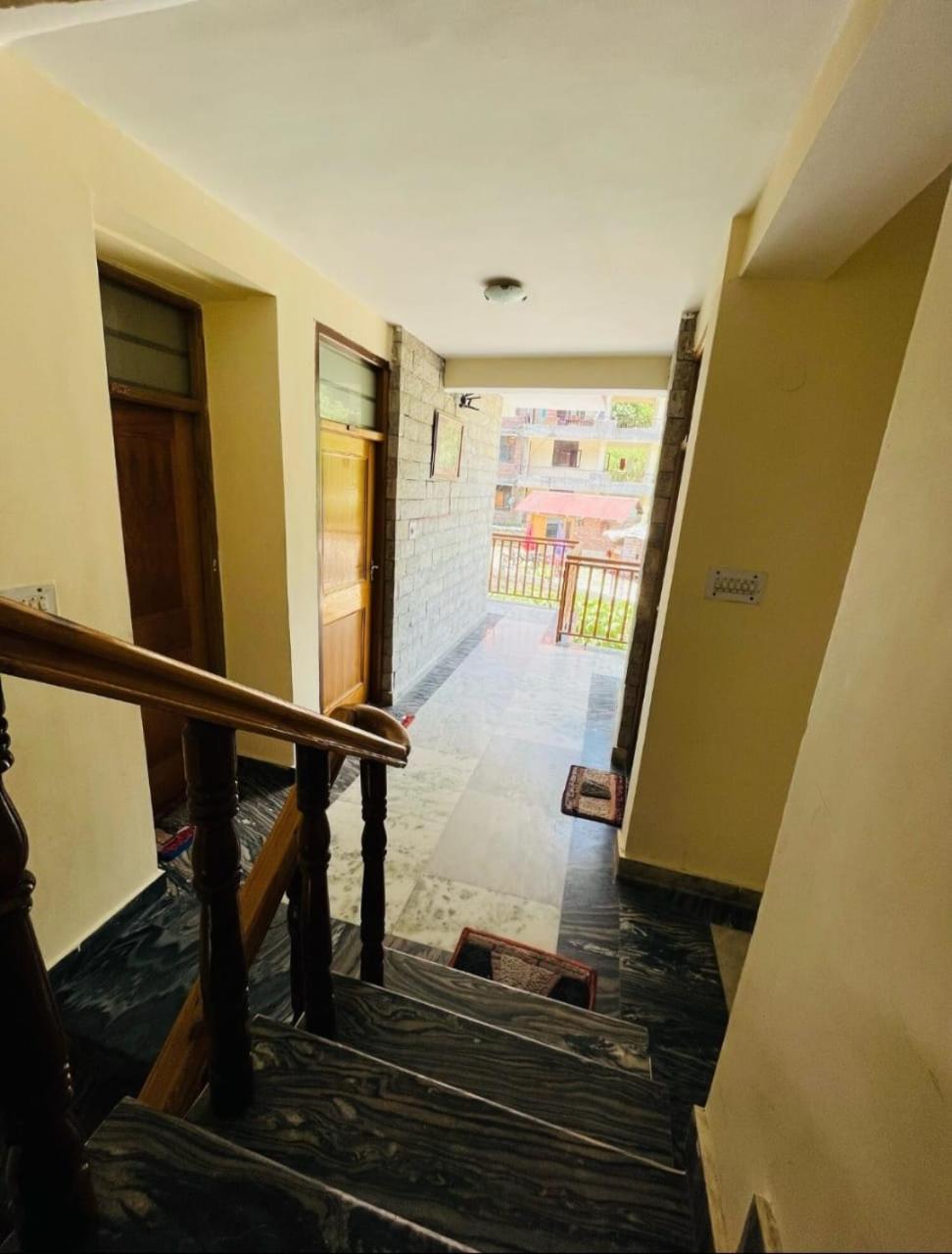 Hotel Hadimba Regency ! Free 4 Wheeler Parking ! Mountain View Rooms ! Near Mall Road Manali מראה חיצוני תמונה