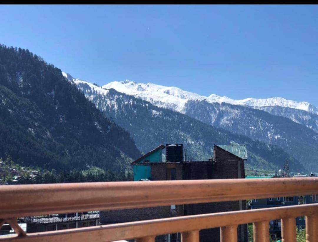 Hotel Hadimba Regency ! Free 4 Wheeler Parking ! Mountain View Rooms ! Near Mall Road Manali מראה חיצוני תמונה
