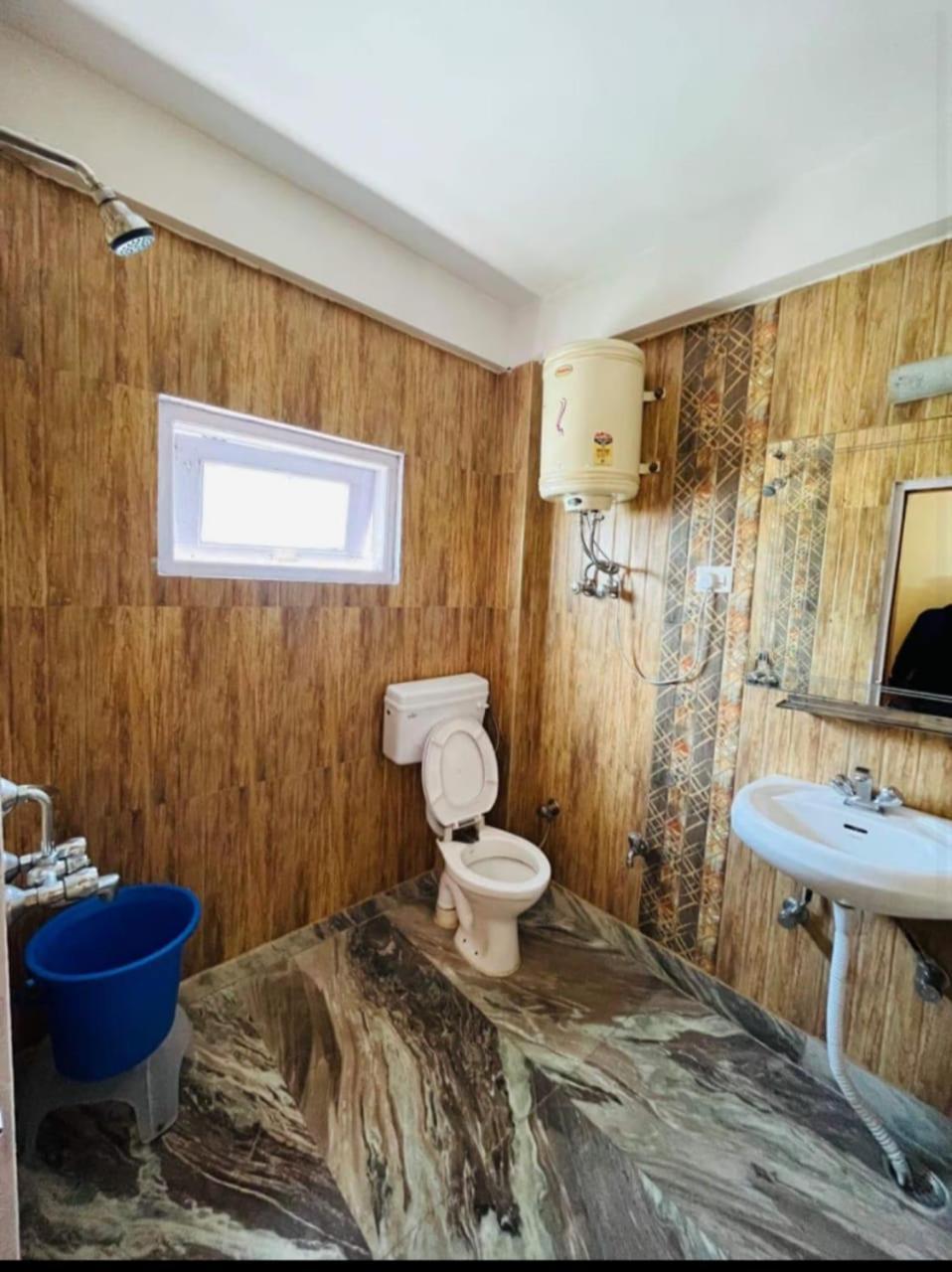 Hotel Hadimba Regency ! Free 4 Wheeler Parking ! Mountain View Rooms ! Near Mall Road Manali מראה חיצוני תמונה